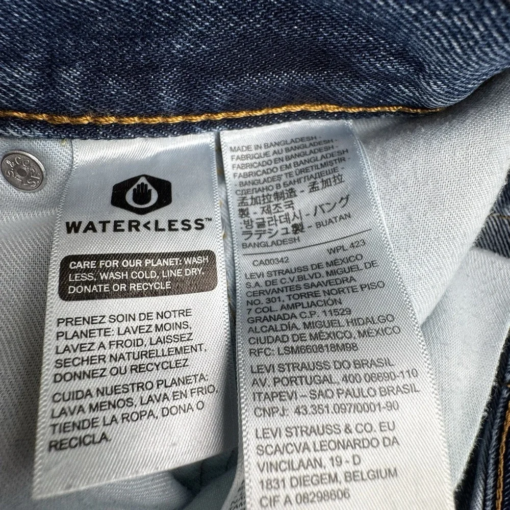 Levis 550 Relaxed Fit Mens Blue Jeans‎ Mens Size 50x32 Fits 50x31 Denim *Hole*